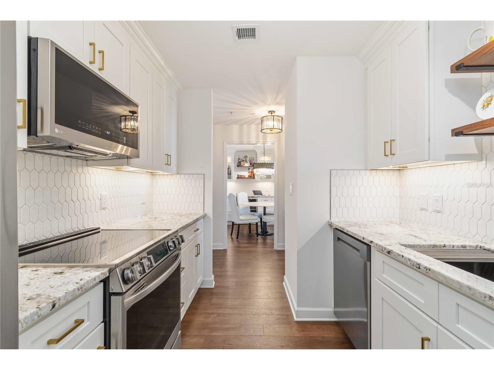 750 N Tamiami Trail #1104 Sarasota FL 34236 A4686921 image18