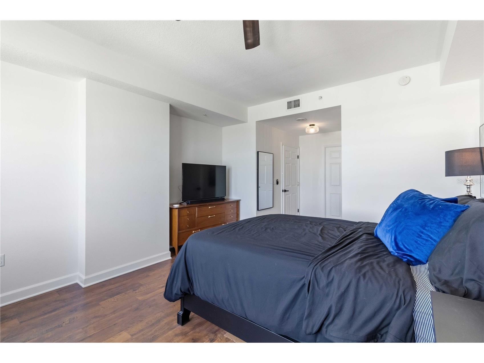 750 N Tamiami Trail #1104 Sarasota FL 34236 A4686921 image26