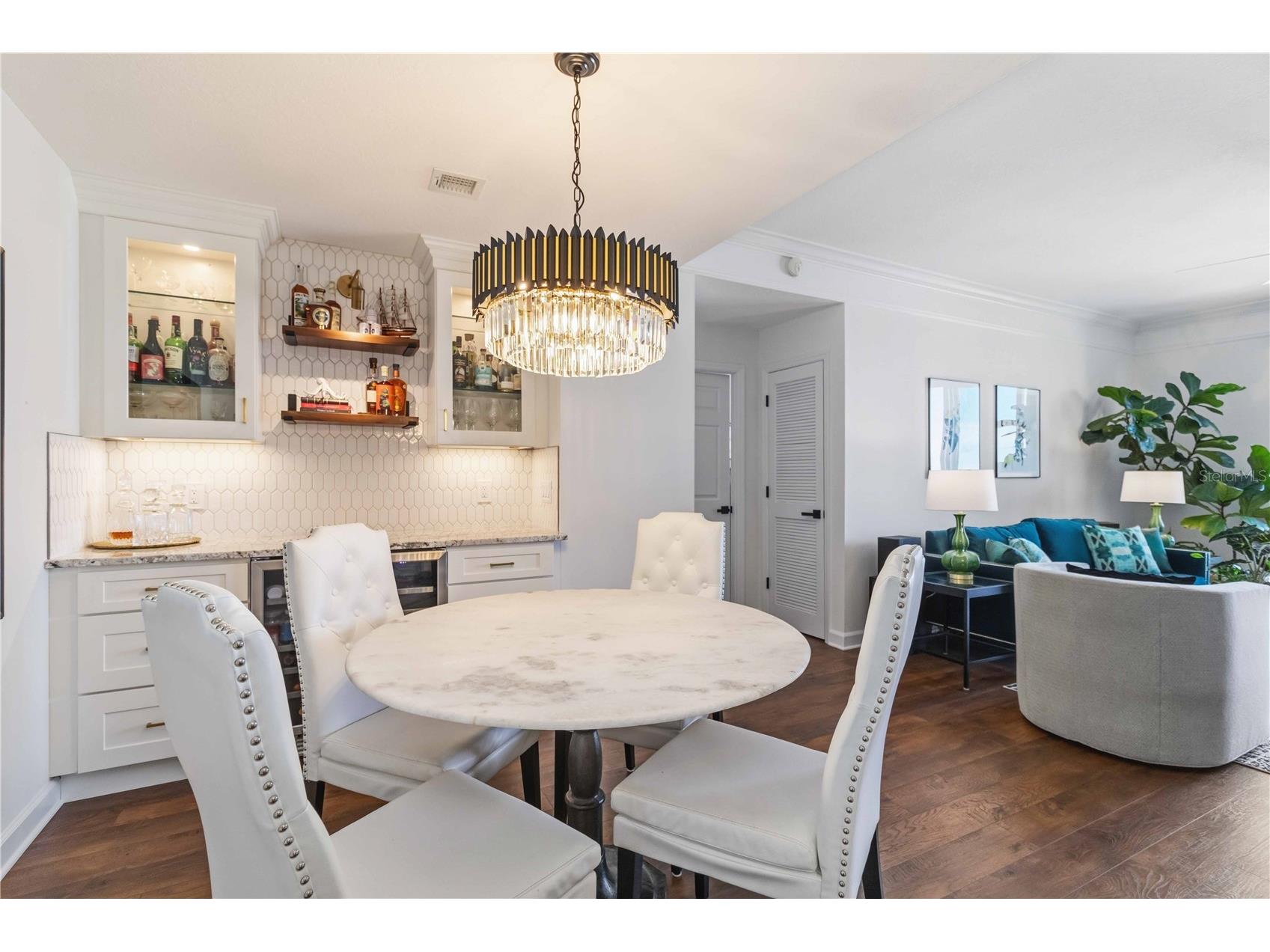 750 N Tamiami Trail #1104 Sarasota FL 34236 A4686921 image5