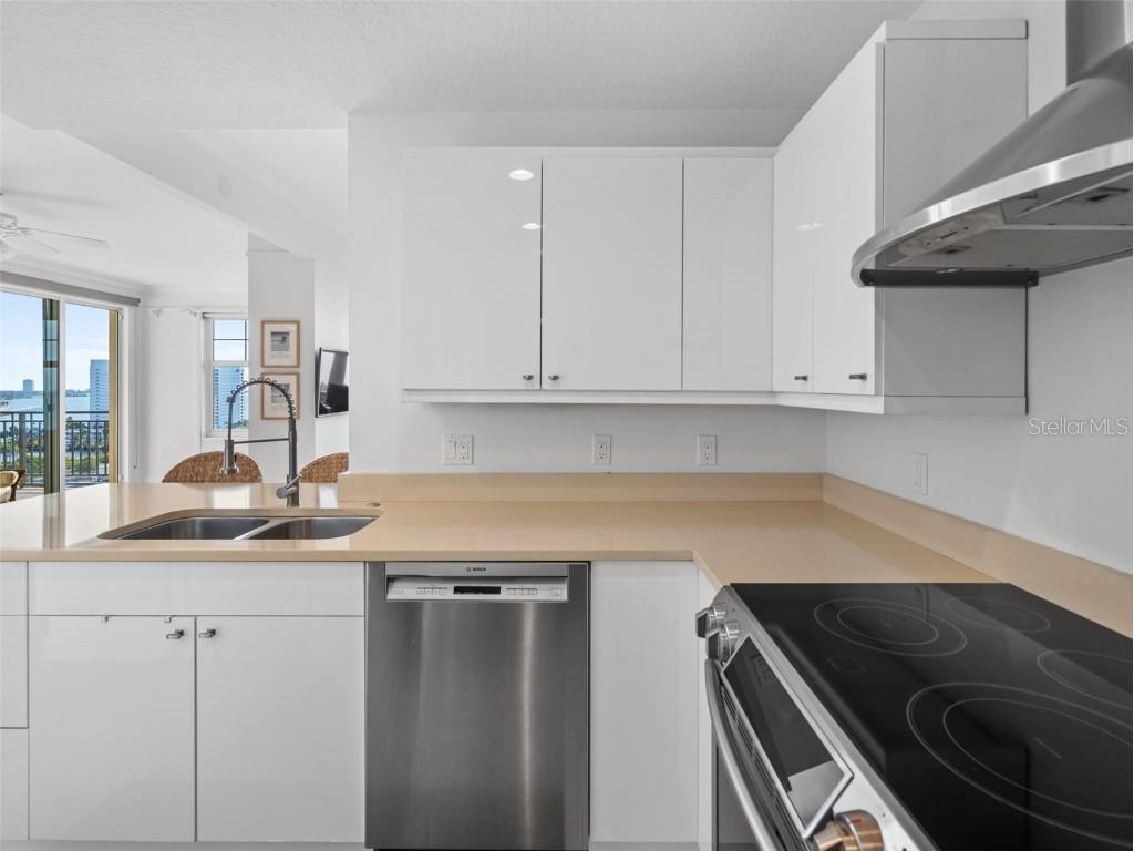 750 N Tamiami Trail #1115 Sarasota FL 34236 A4609473 image8