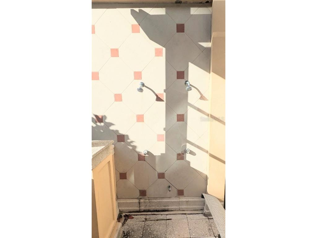 750 N Tamiami Trail #1204 Sarasota FL 34236 A4672268 image19