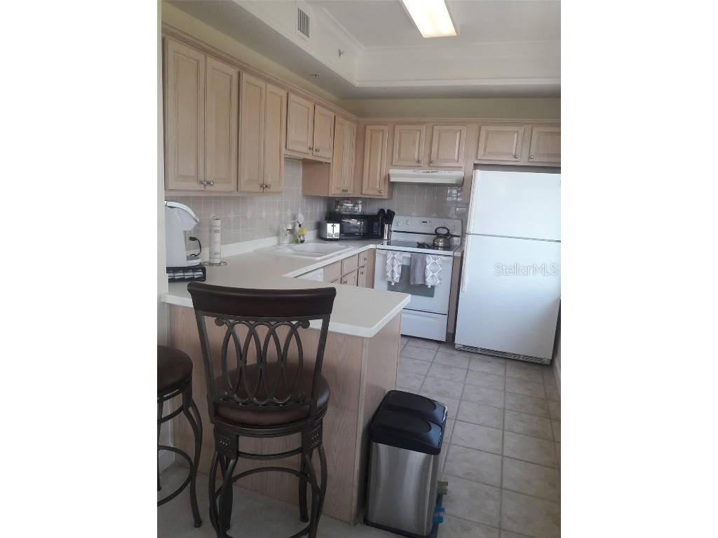 750 N Tamiami Trail #1402 Sarasota FL 34236 A4659735 image3