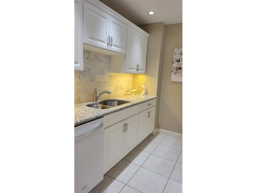 750 N Tamiami Trail #1404 Sarasota FL 34236 A4641122 image4