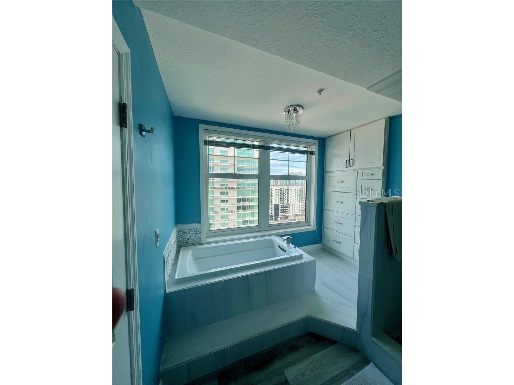 750 N Tamiami Trail #1618 Sarasota FL 34236 A4669932 image10