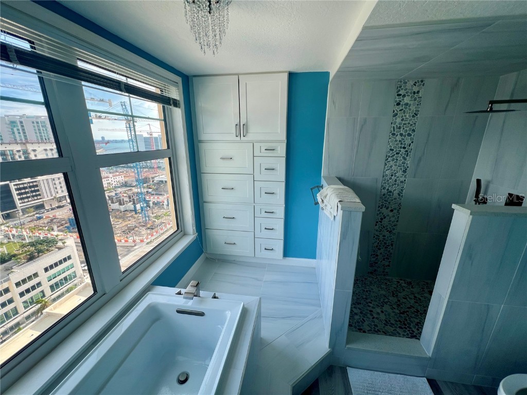 750 N Tamiami Trail #1618 Sarasota FL 34236 A4669932 image9