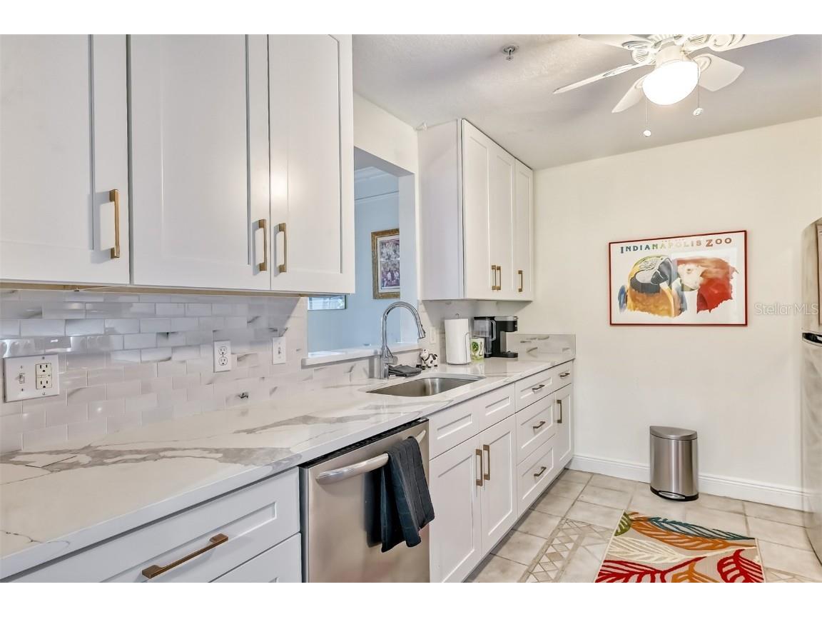 750 N Tamiami Trail #205 Sarasota FL 34236 A4525005 image16