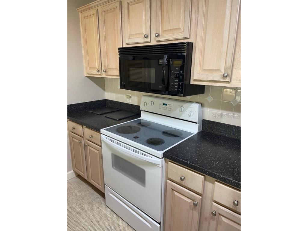 750 N Tamiami Trail #208 Sarasota FL 34236 A4650333 image16