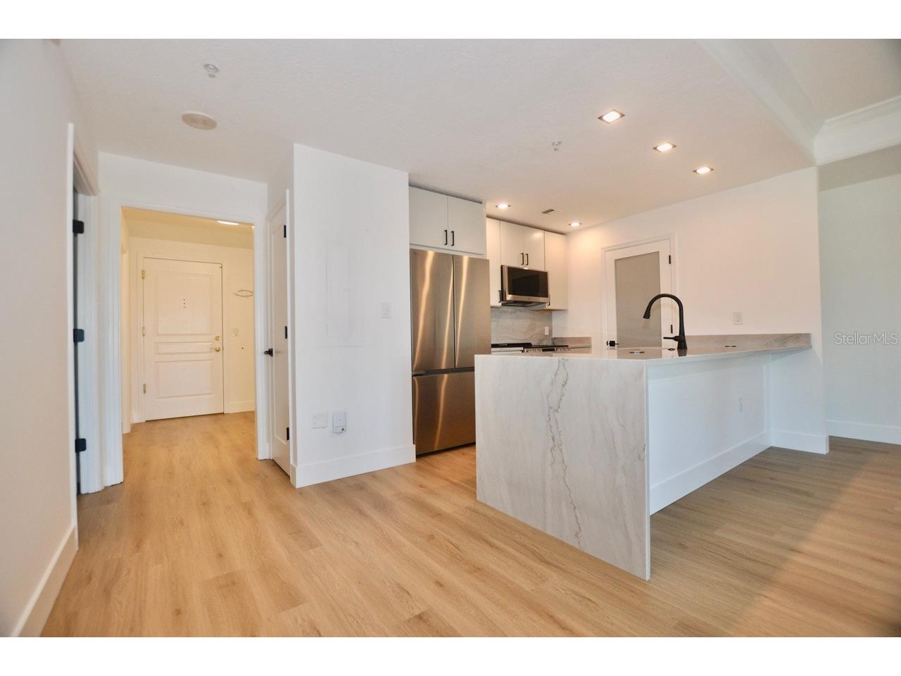 750 N Tamiami Trail #307 Sarasota FL 34236 A4680305 image3