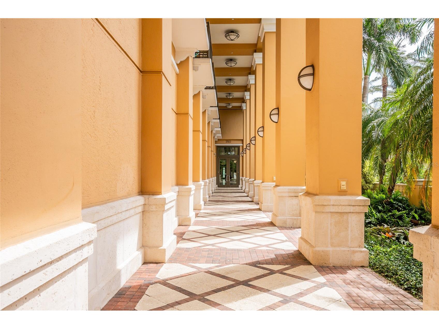 750 N Tamiami Trail #708 Sarasota FL 34236 A4691977 image27