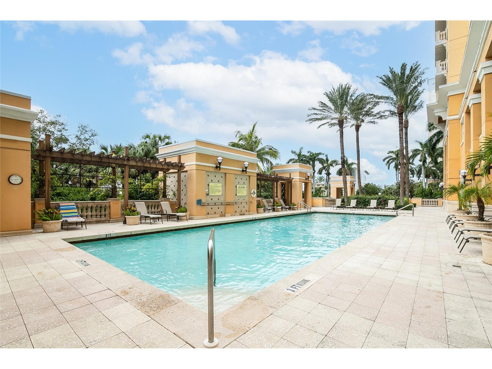 750 N Tamiami Trail #708 Sarasota FL 34236 A4691977 image40