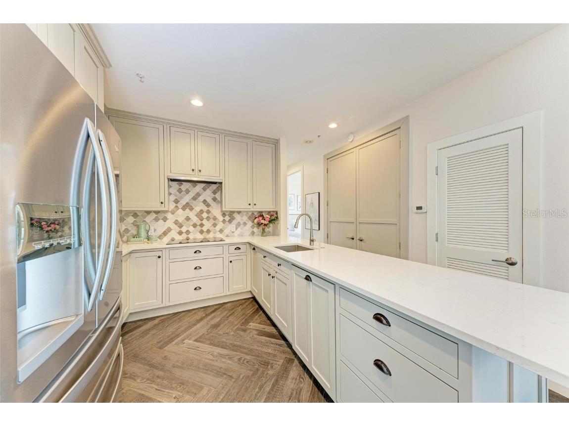 750 N Tamiami Trail #PH-2 Sarasota FL 34236 A4661561 image14