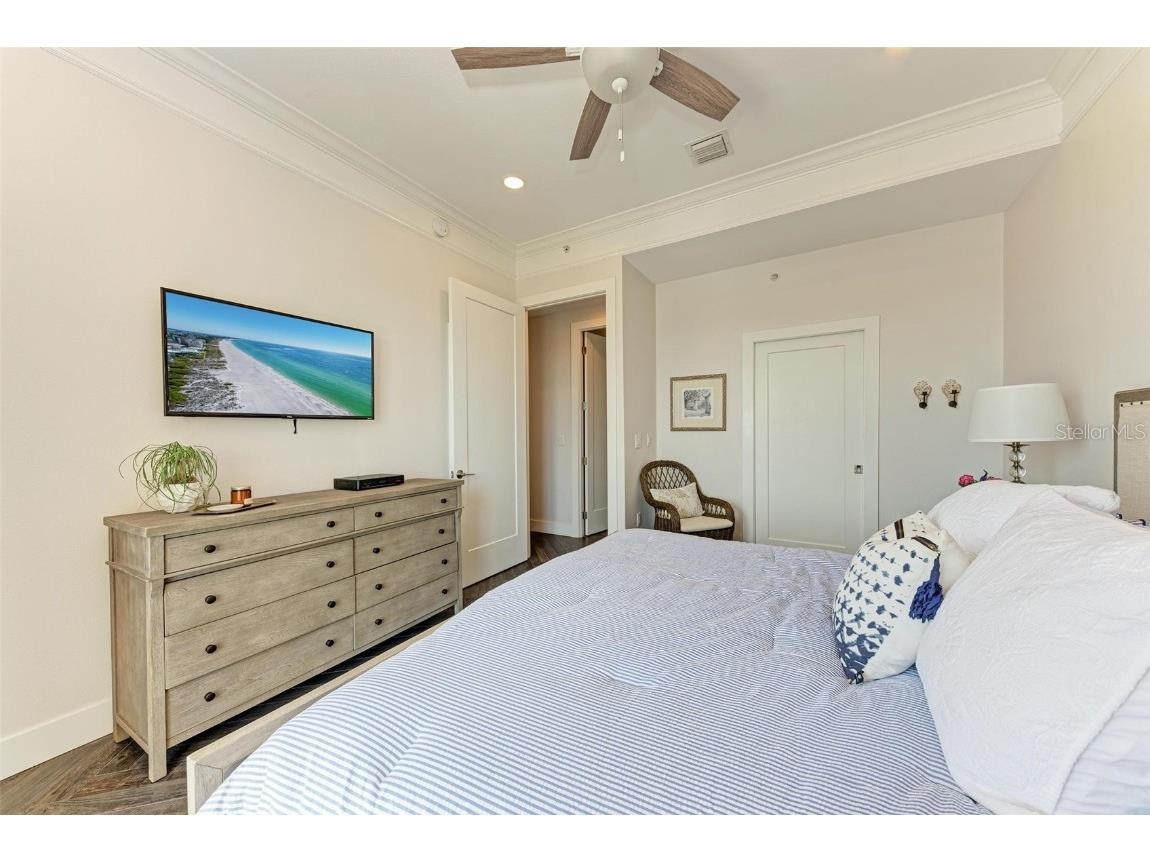 750 N Tamiami Trail #PH-2 Sarasota FL 34236 A4661561 image18