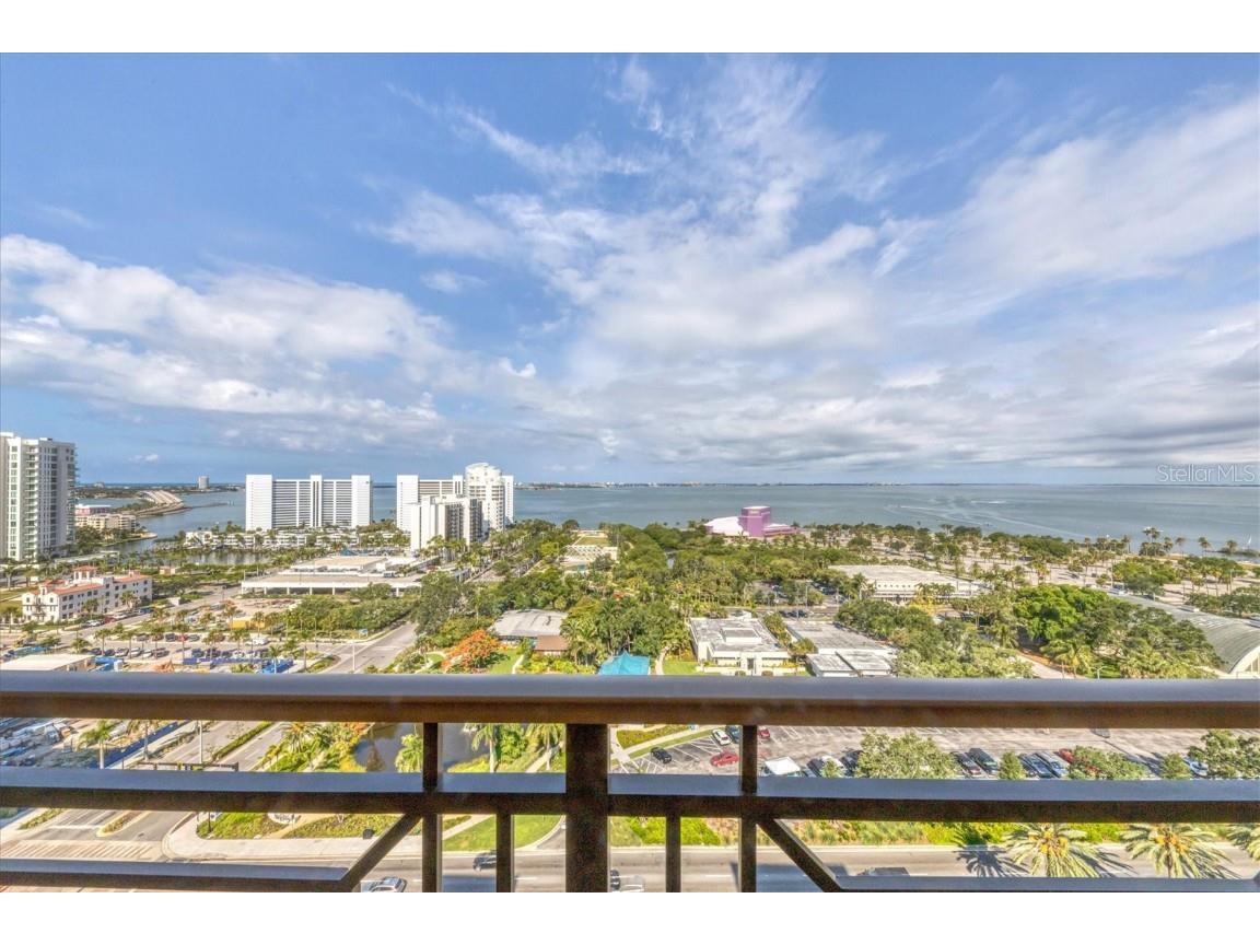 750 N Tamiami Trail #PH11 Sarasota FL 34236 A4569650 image1