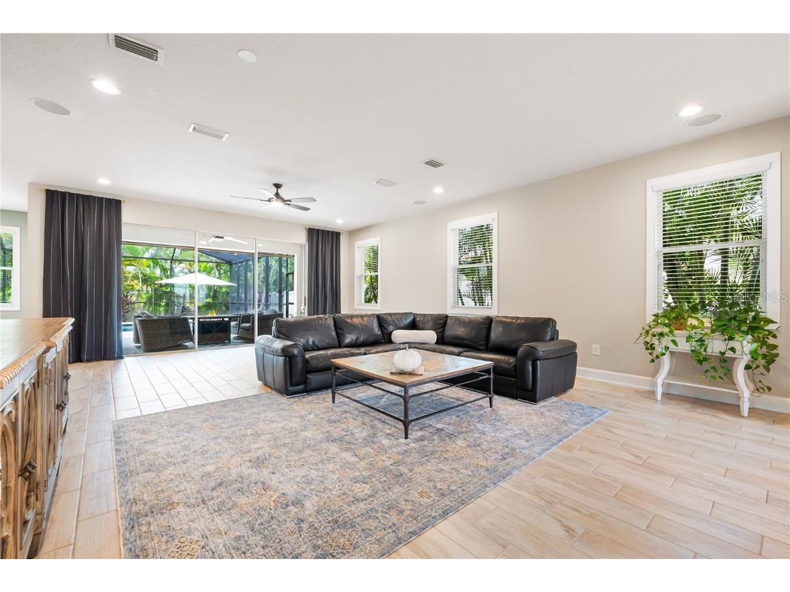 7500 Aguila Drive Sarasota FL 34240 A4667671 image8