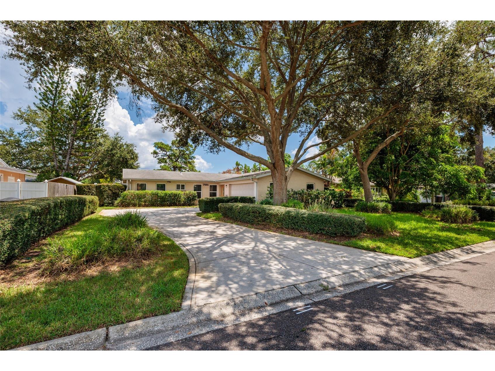7501 21st Street N Saint Petersburg FL 33702 TB8464641 image1