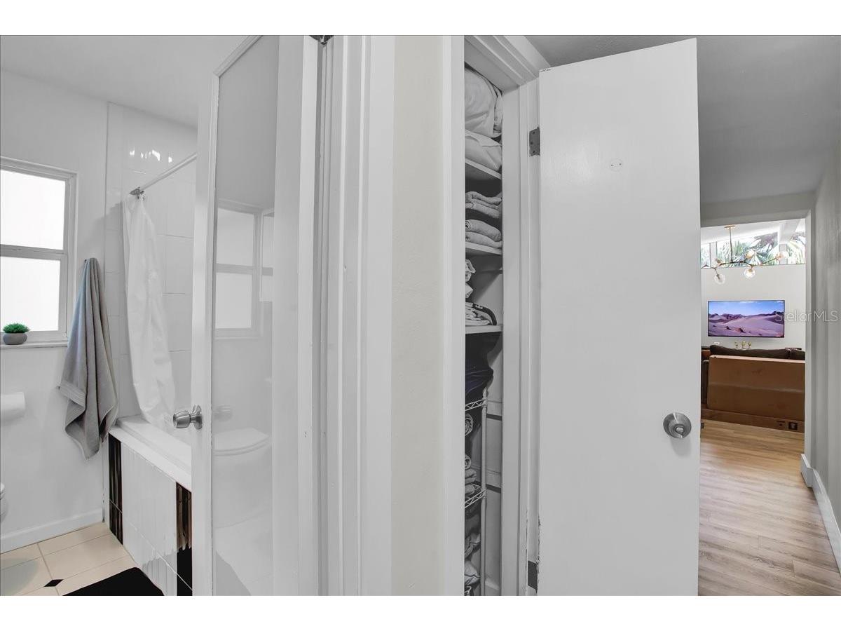 7502 Lakeside Boulevard Tampa FL 33614 TB8428211 image15