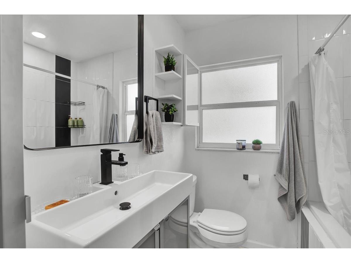 7502 Lakeside Boulevard Tampa FL 33614 TB8428211 image17