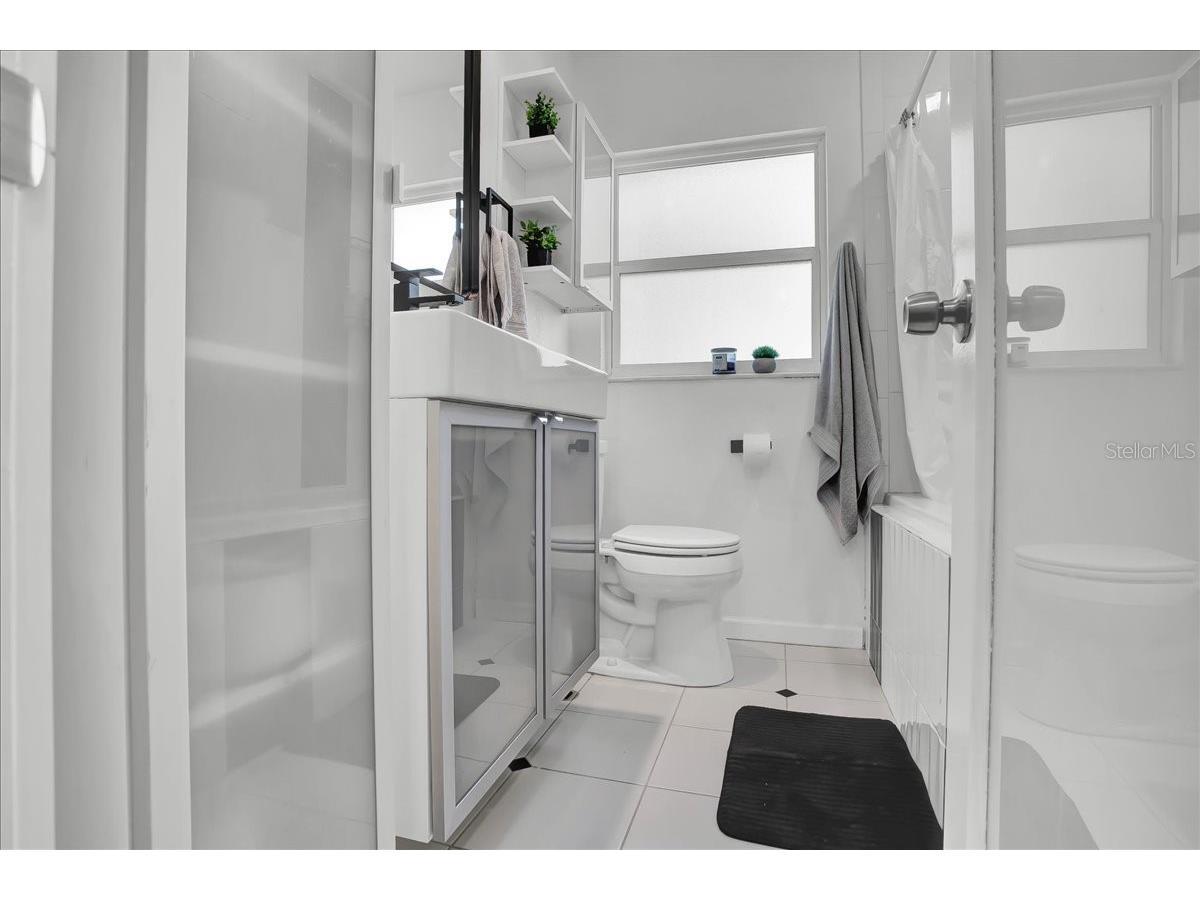 7502 Lakeside Boulevard Tampa FL 33614 TB8428211 image18