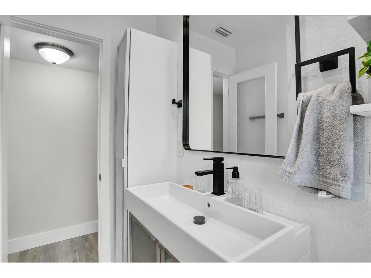 7502 Lakeside Boulevard Tampa FL 33614 TB8428211 image19