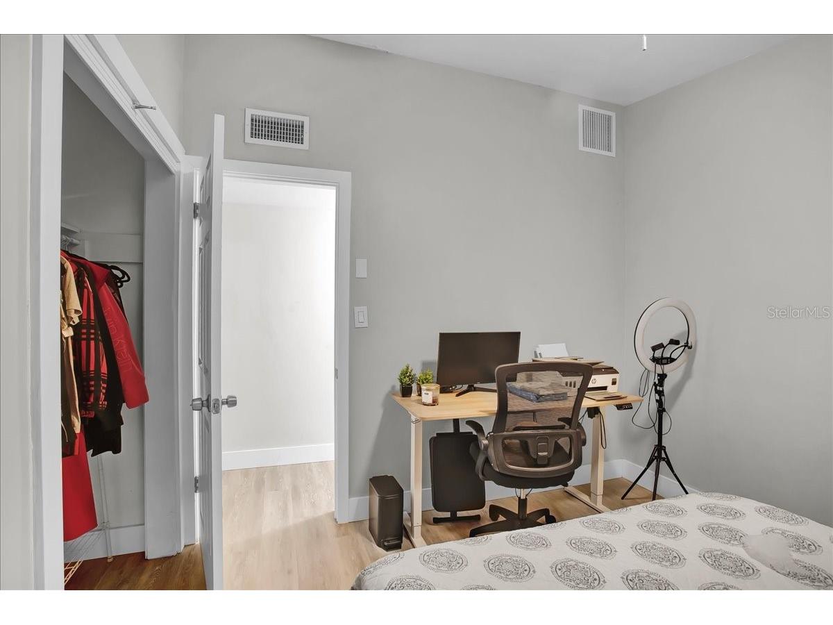 7502 Lakeside Boulevard Tampa FL 33614 TB8428211 image23