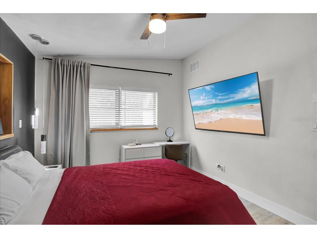 7502 Lakeside Boulevard Tampa FL 33614 TB8428211 image25