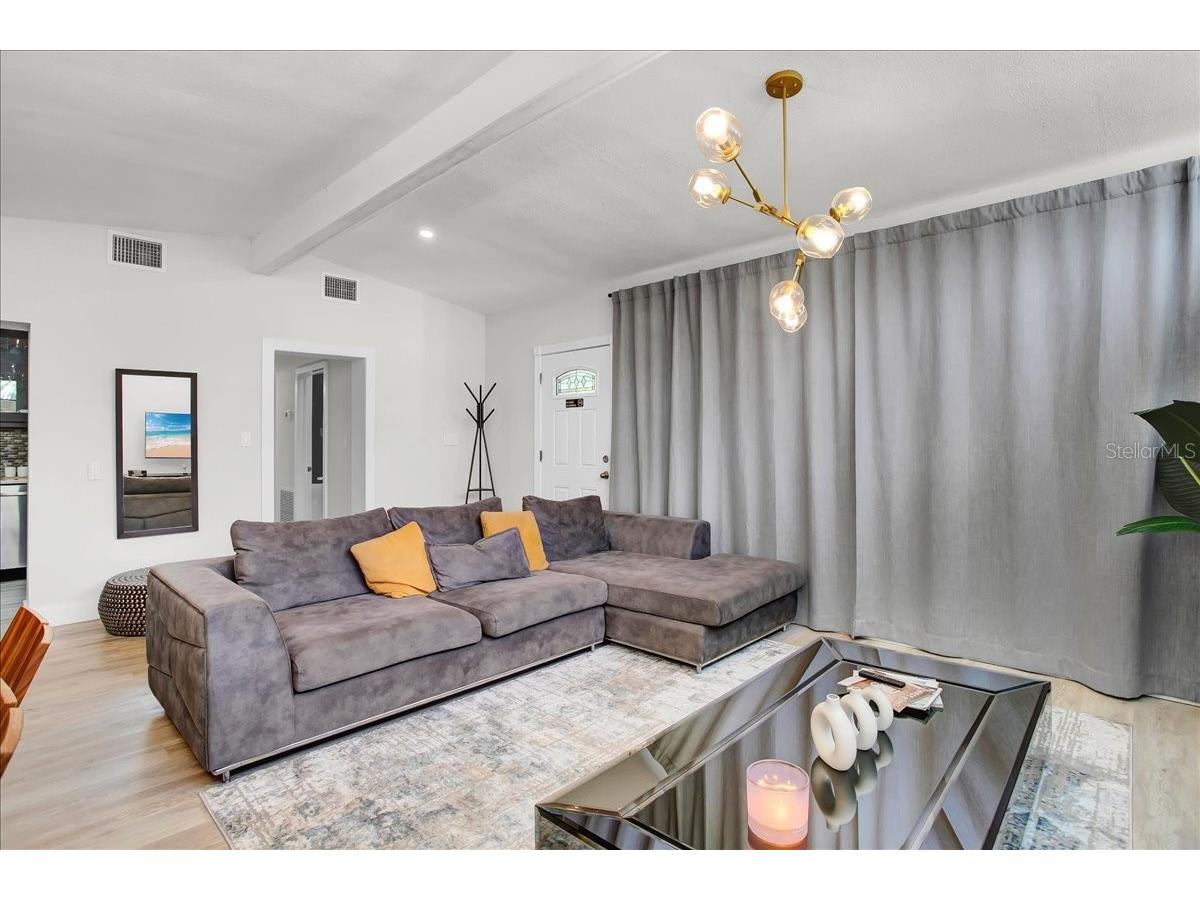 7502 Lakeside Boulevard Tampa FL 33614 TB8428211 image49