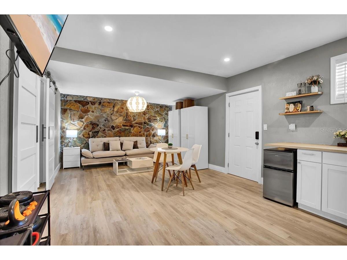 7502 Lakeside Boulevard Tampa FL 33614 TB8428211 image64