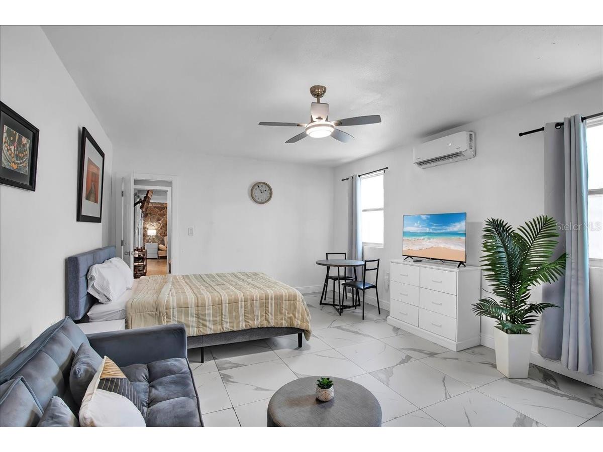 7502 Lakeside Boulevard Tampa FL 33614 TB8428211 image73