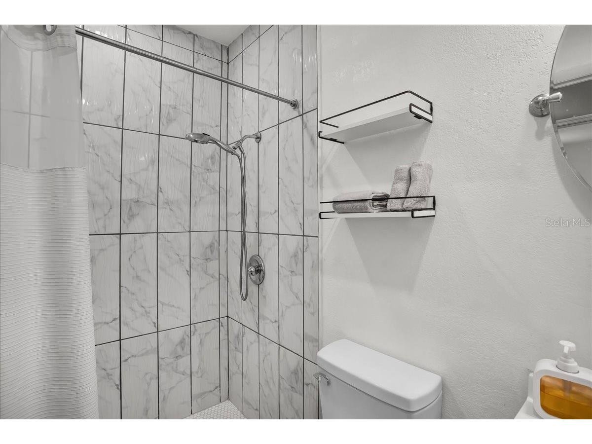 7502 Lakeside Boulevard Tampa FL 33614 TB8428211 image76