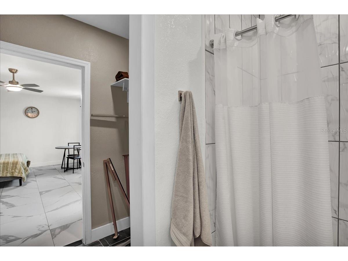 7502 Lakeside Boulevard Tampa FL 33614 TB8428211 image77