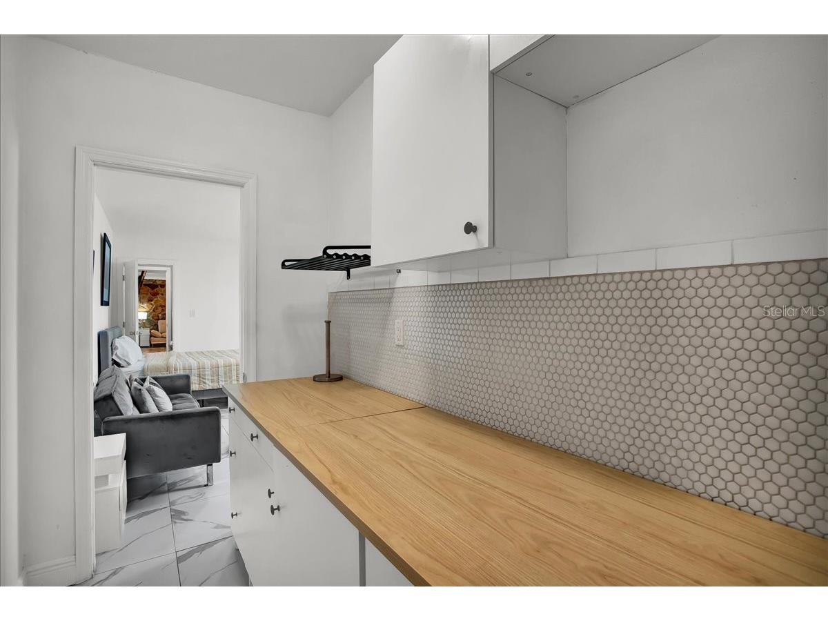 7502 Lakeside Boulevard Tampa FL 33614 TB8428211 image80