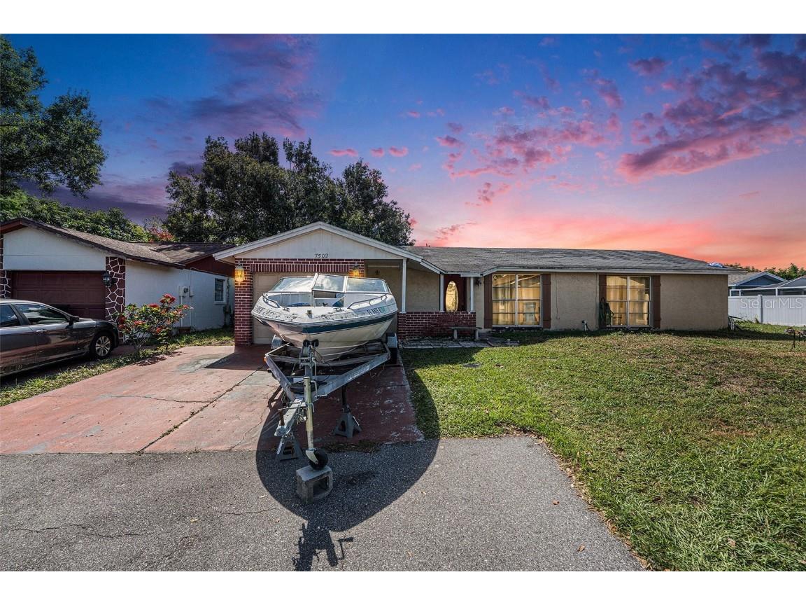 7502 Pond View Court Tampa FL 33615 TB8440049 image1