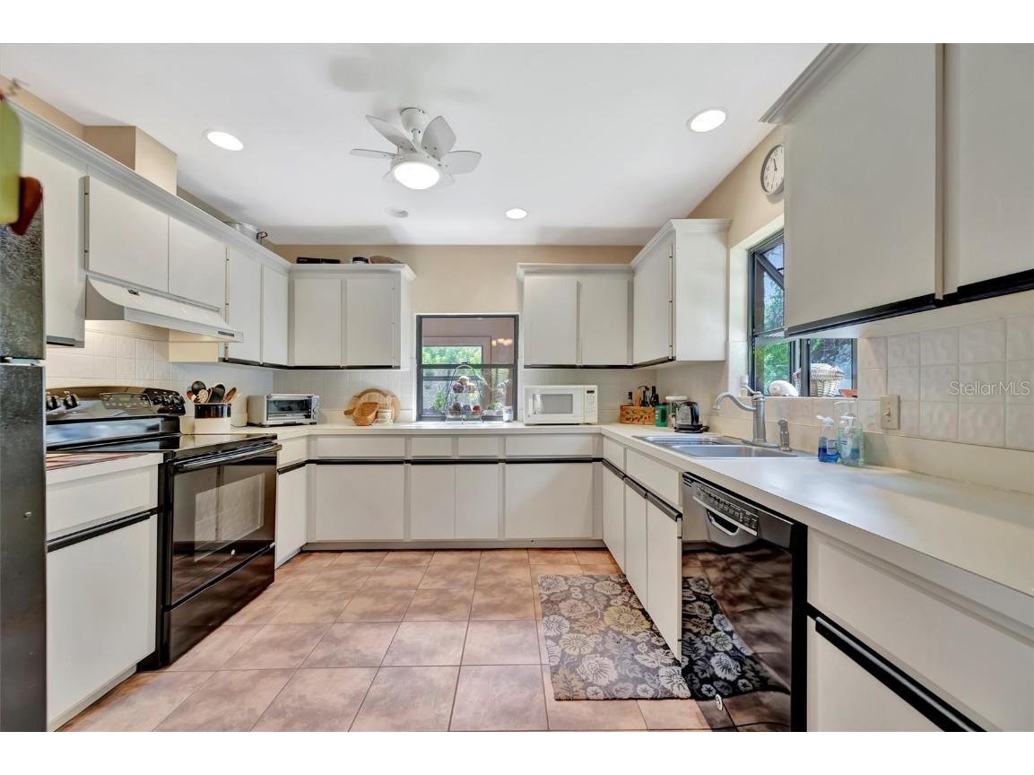 7503 4th Avenue W Bradenton FL 34209 A4660557 image18