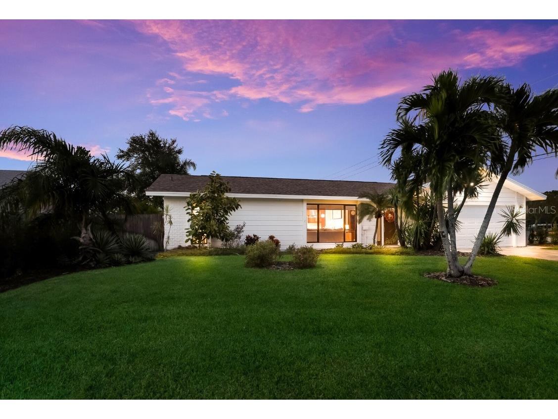 7504 22nd Ave W Bradenton FL 34209 A4553094 image1