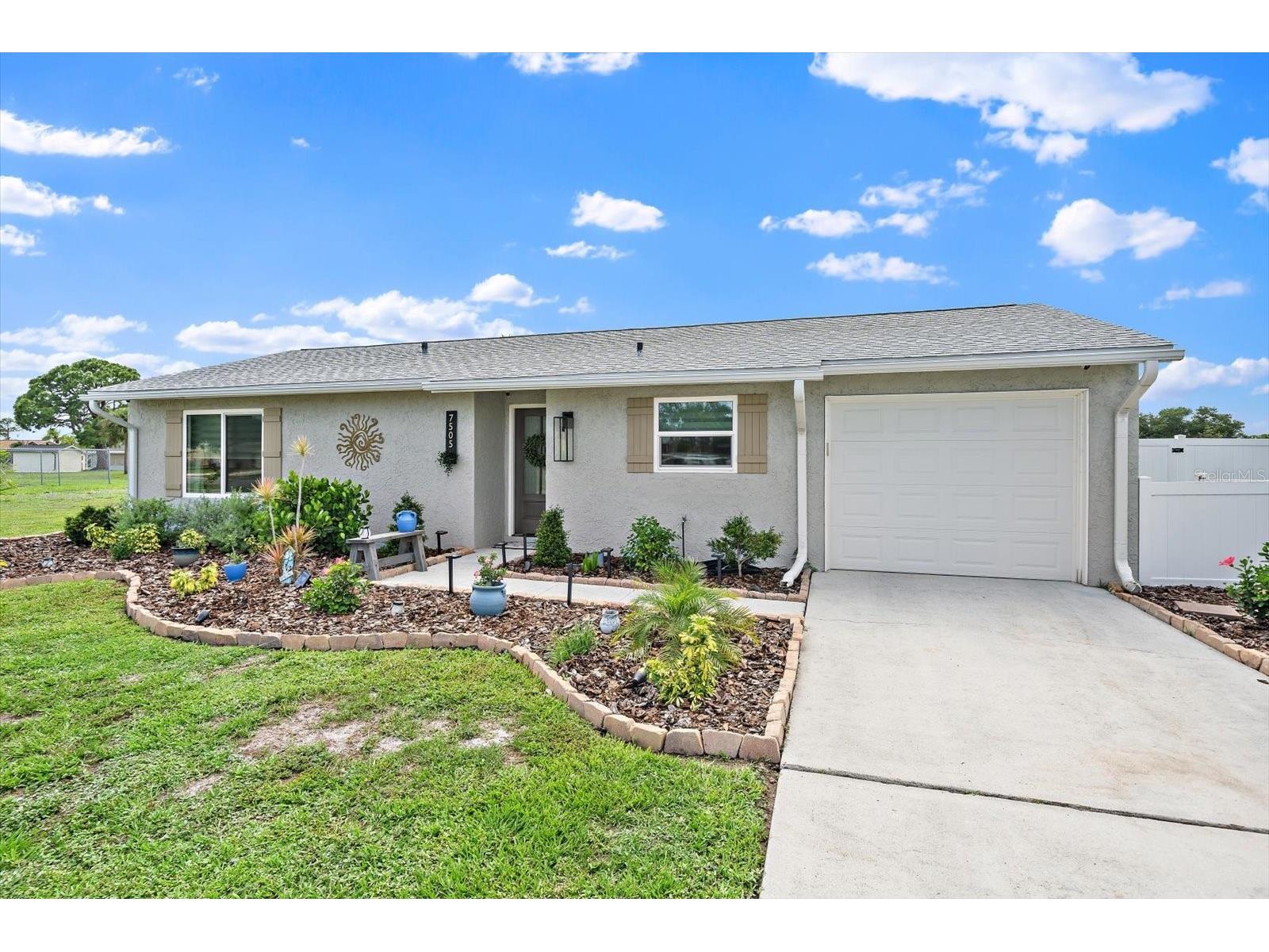 7505 Wexford Street North Port FL 34287 A4695691 image2