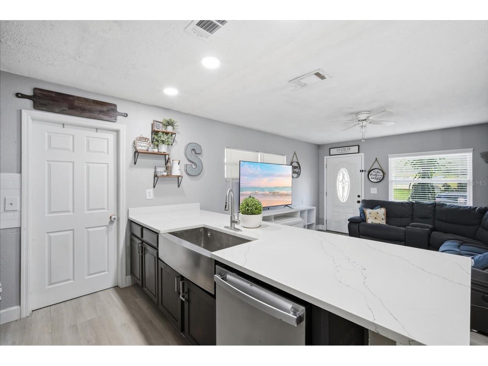 7506 Coral Vine Lane Tampa FL 33619 TB8525491 image7