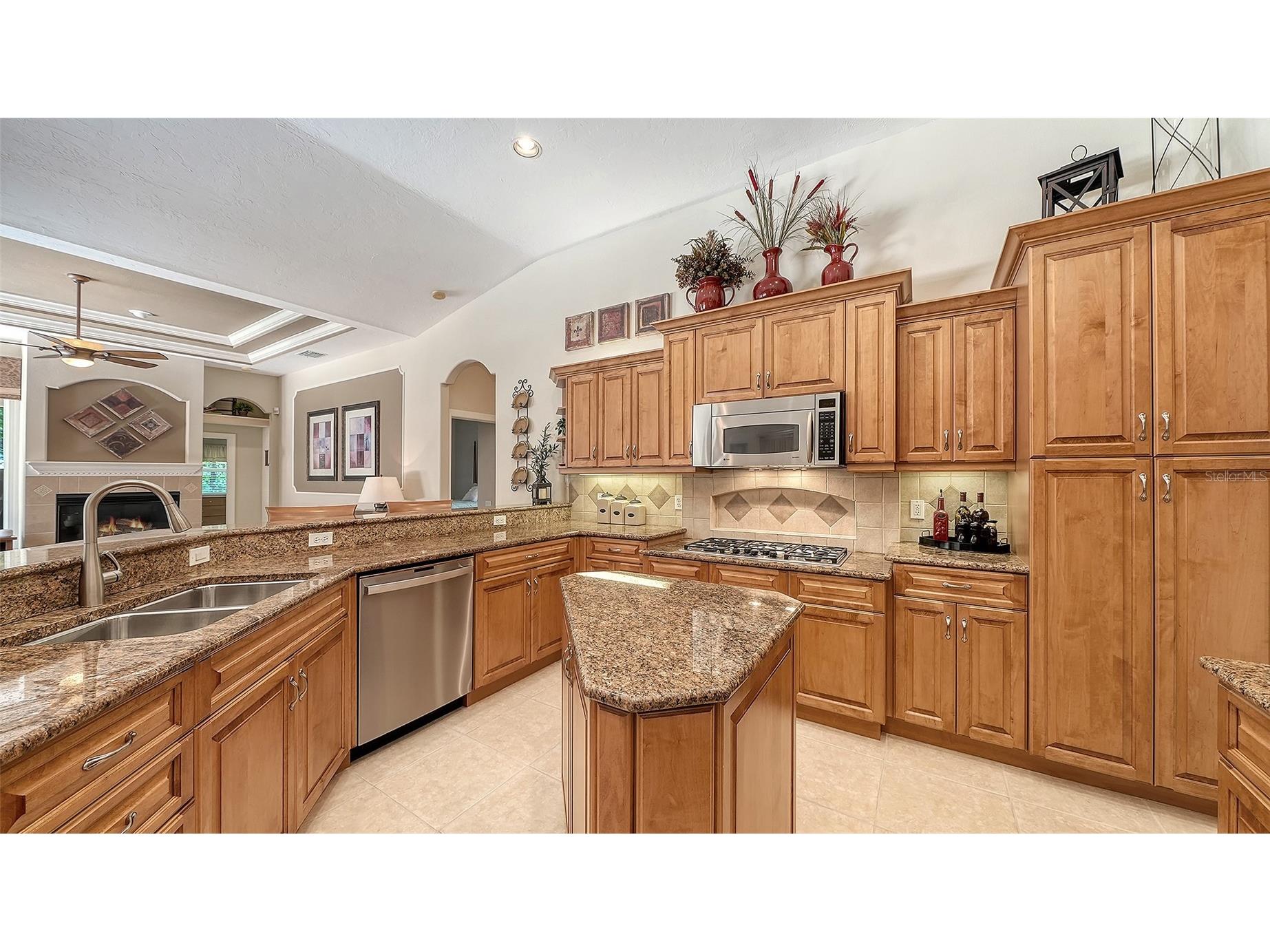 7507 Abbey Glen Bradenton FL 34202 A4692958 image15