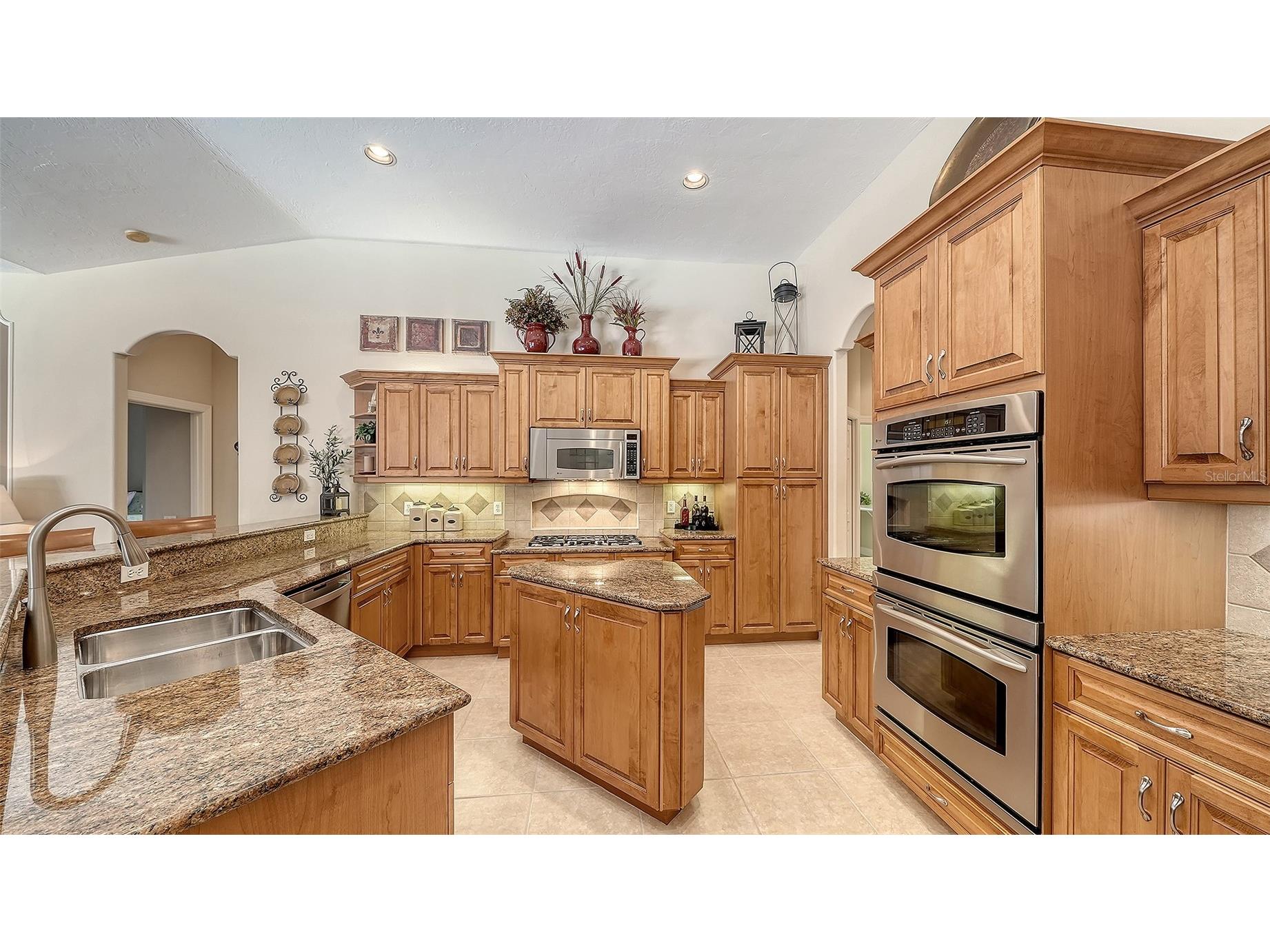 7507 Abbey Glen Bradenton FL 34202 A4692958 image16