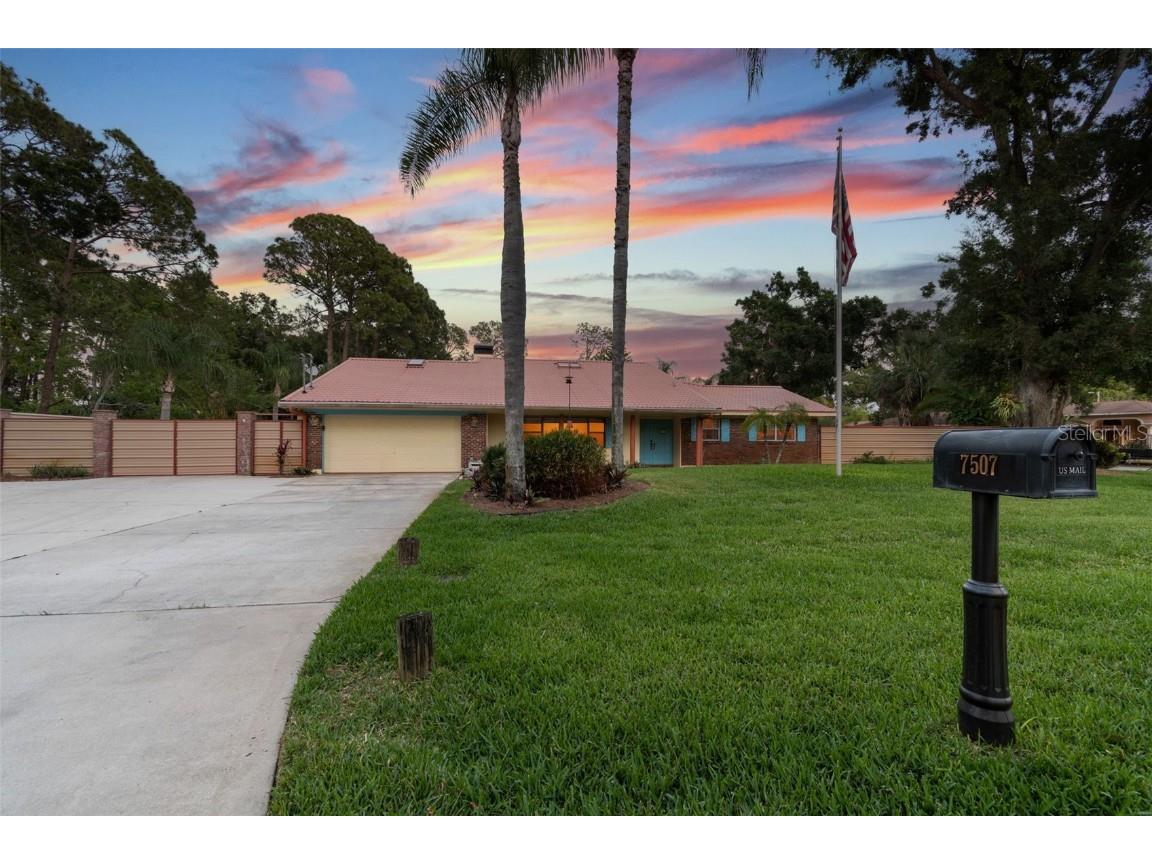 7507 Beasley Road Tampa FL 33615 TB8390624 image1