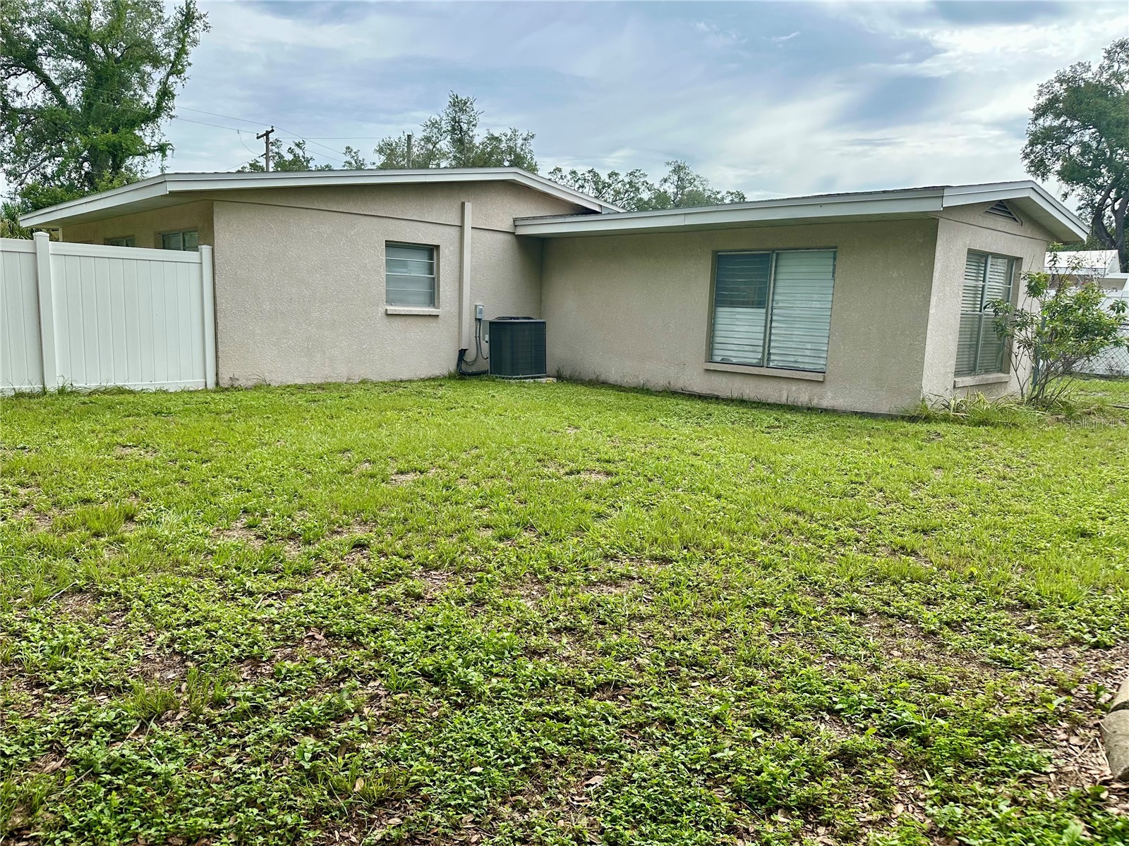 7507 Coral Vine Lane Tampa FL 33619 TB8531239 image4