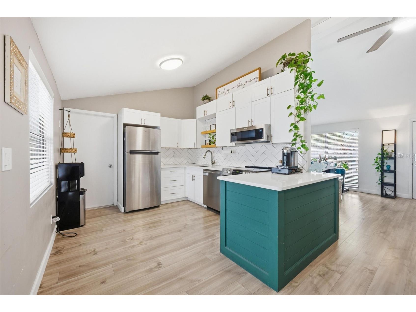 7507 Woodland Oaks Court Tampa FL 33615 W7885162 image14