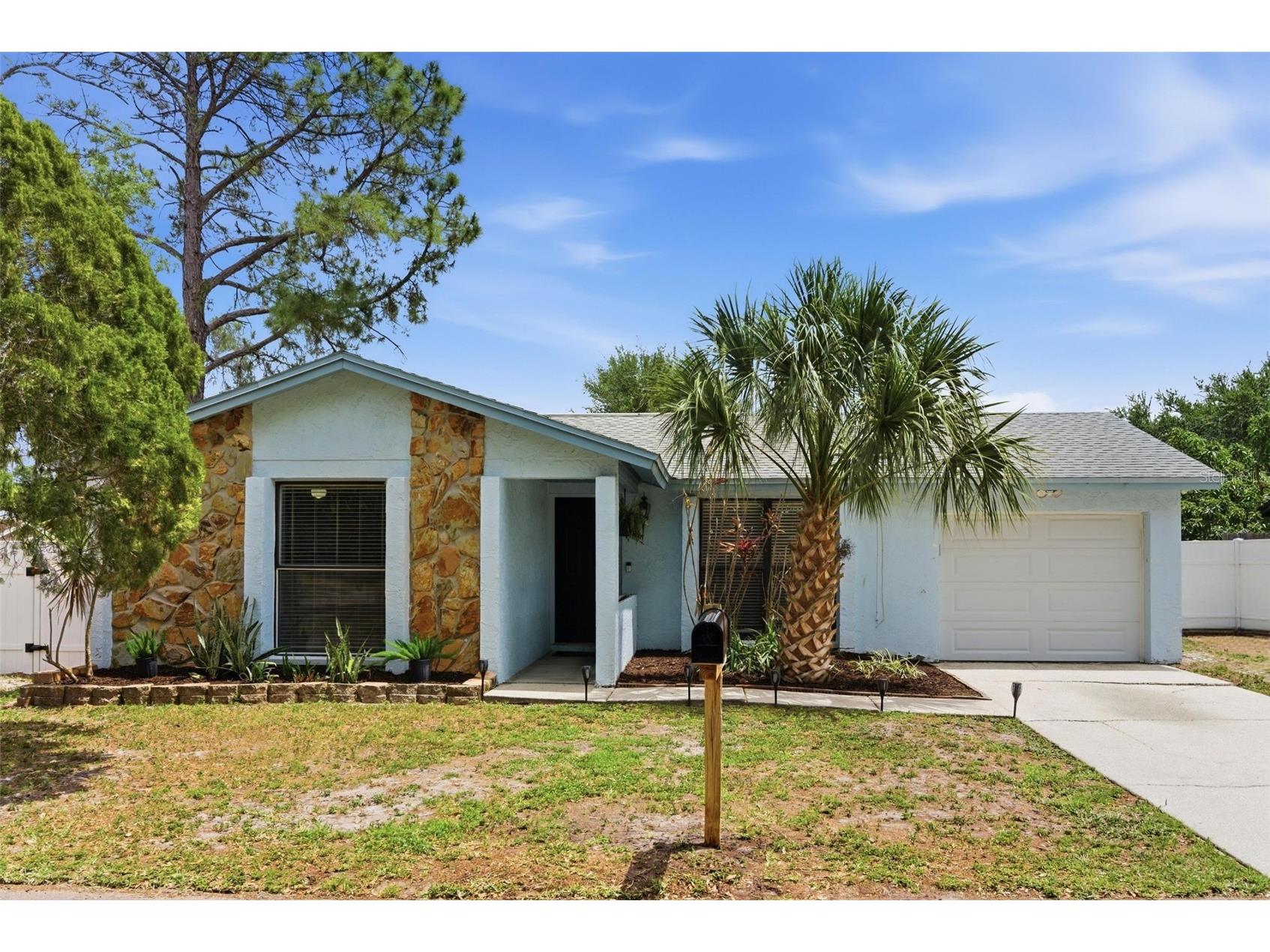 7507 Woodland Oaks Court Tampa FL 33615 W7885162 image2