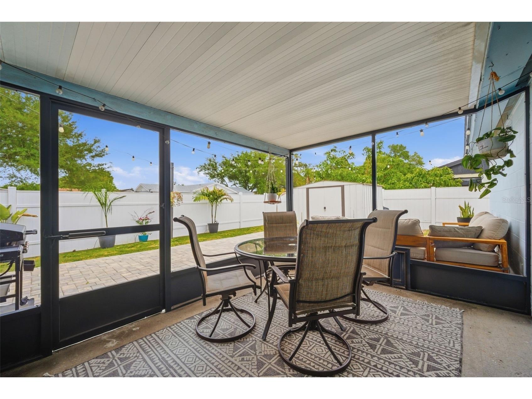 7507 Woodland Oaks Court Tampa FL 33615 W7885162 image32