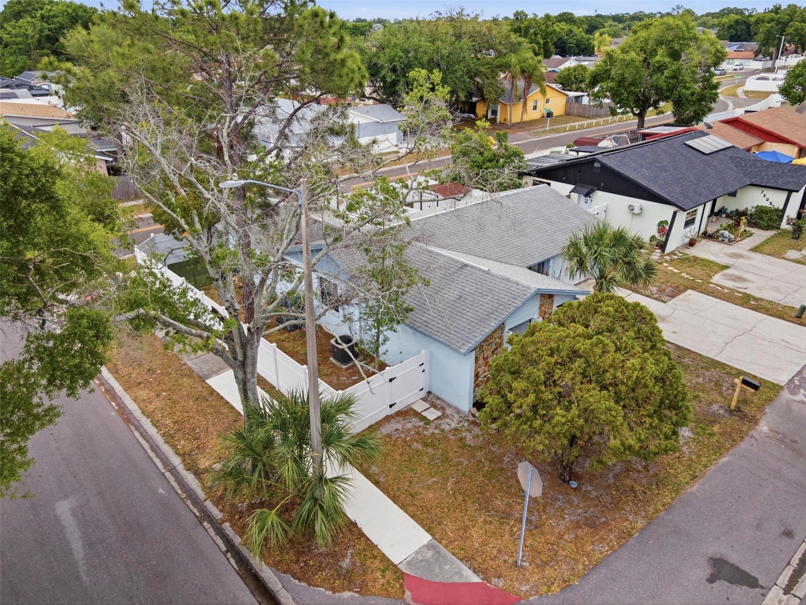 7507 Woodland Oaks Court Tampa FL 33615 W7885162 image33
