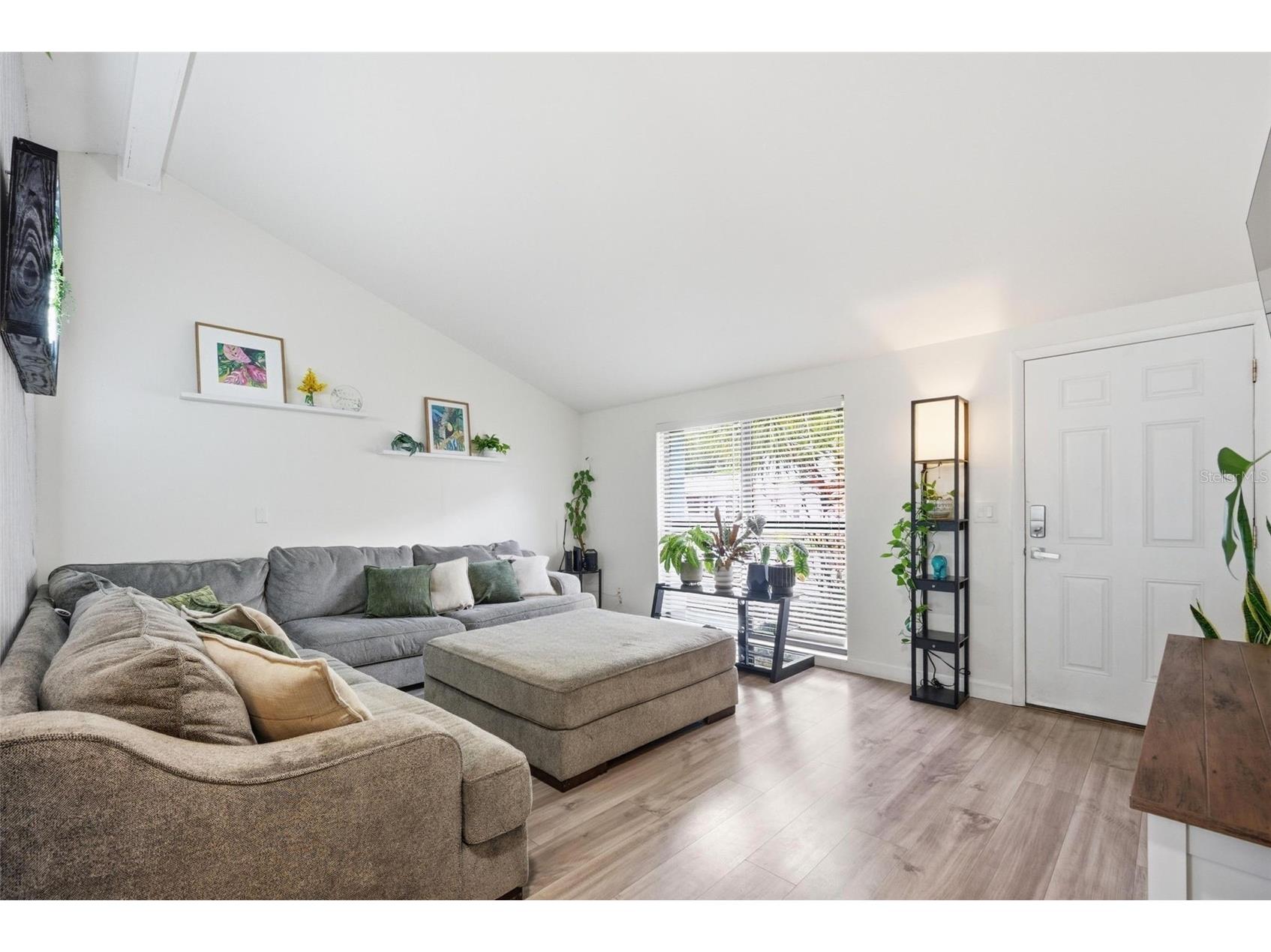 7507 Woodland Oaks Court Tampa FL 33615 W7885162 image8