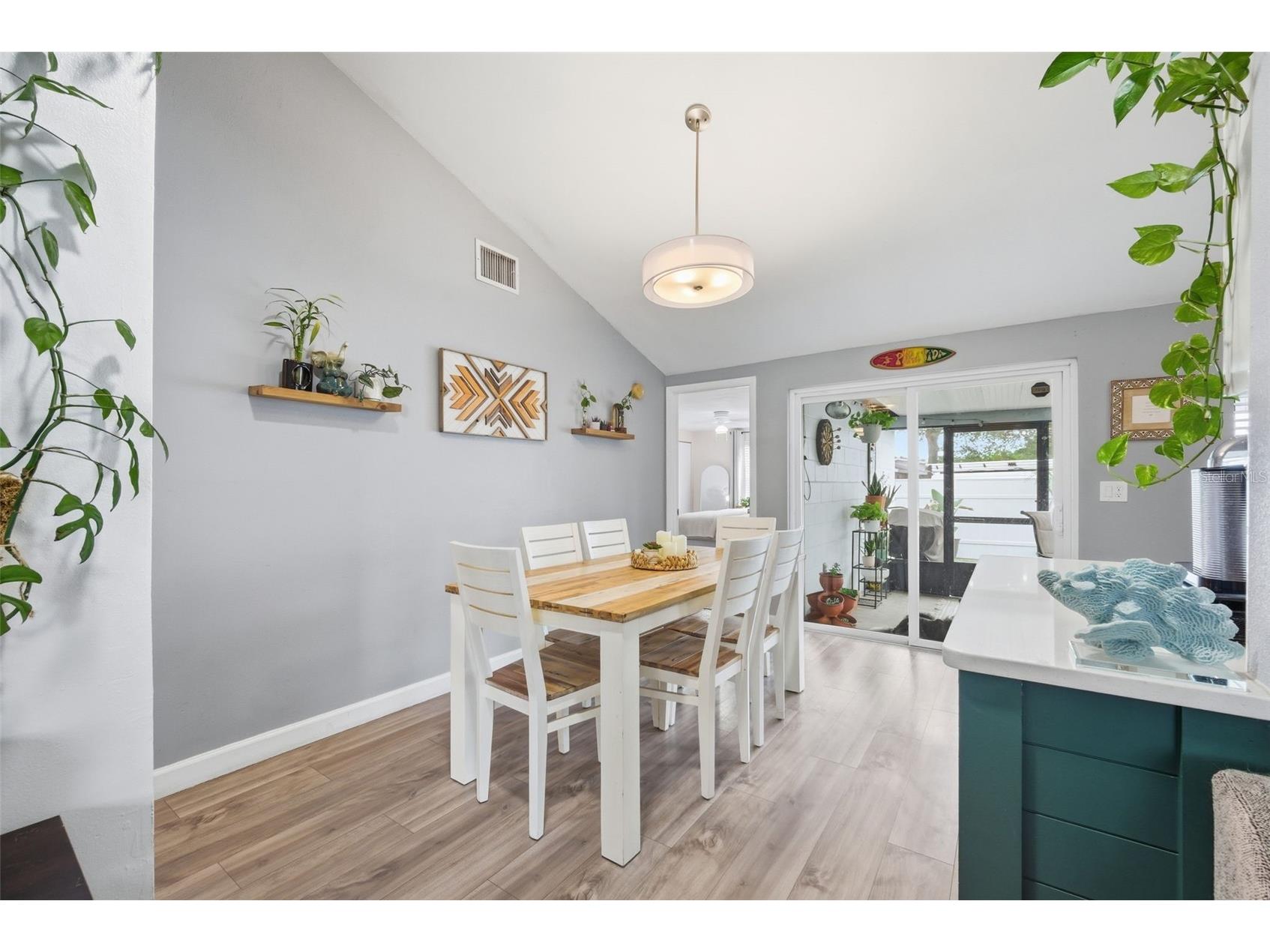 7507 Woodland Oaks Court Tampa FL 33615 W7885162 image9