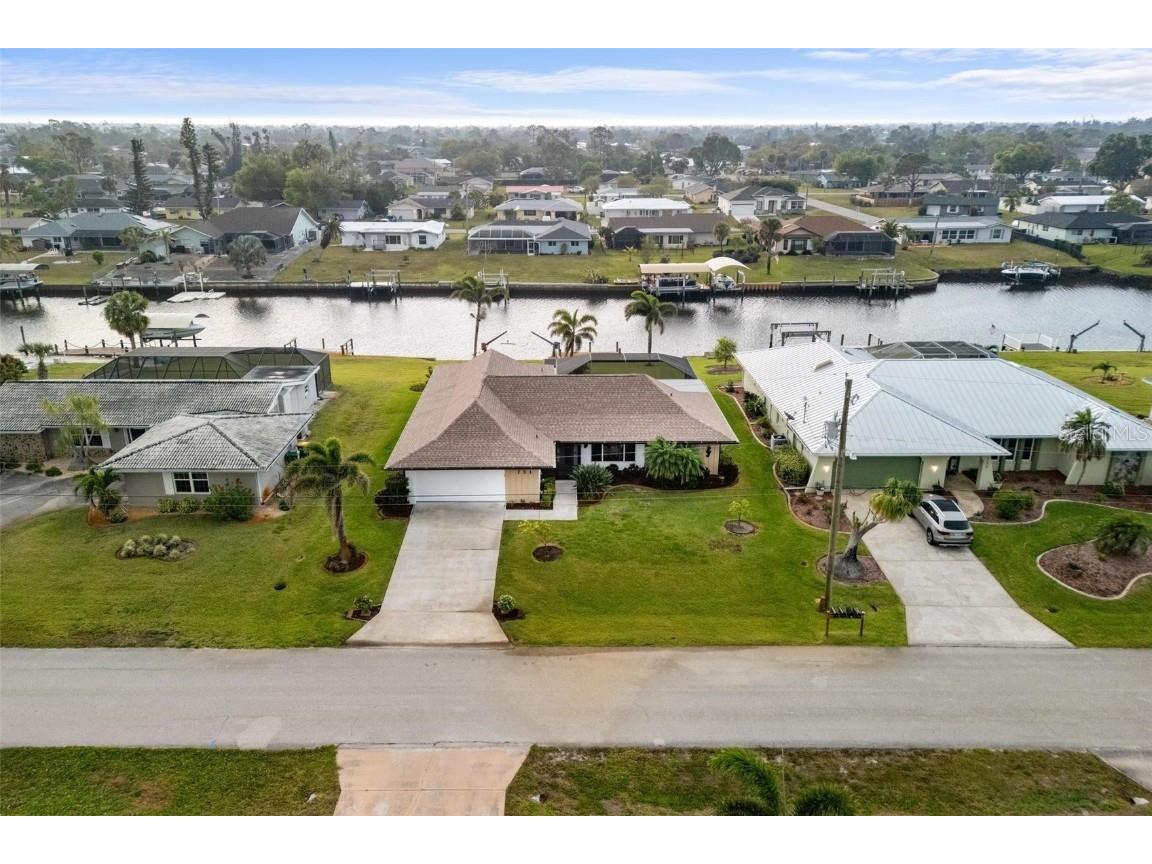 751 Ellicott Circle NW Port Charlotte FL 33952 - LITTLE ALLIGATOR CREEK D6141212 image1