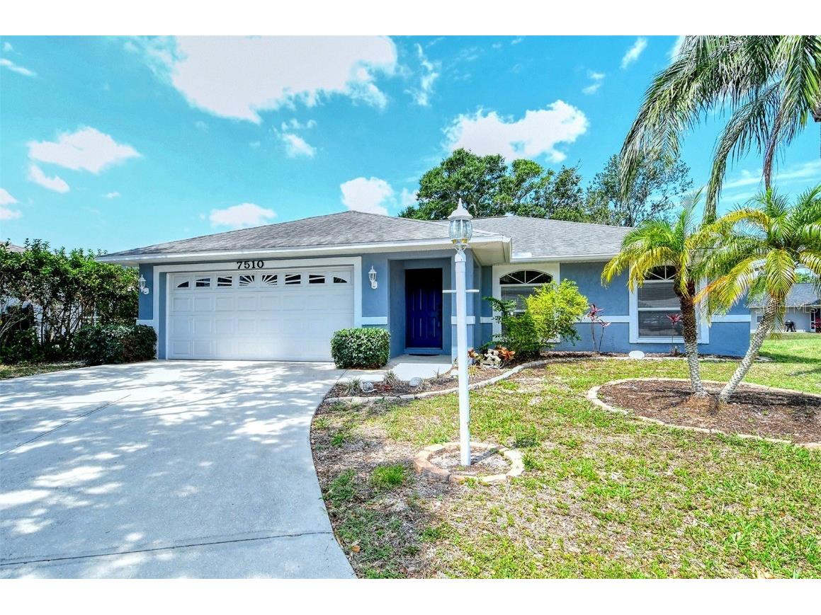 7510 43rd Court Sarasota FL 34243 A4569937 image1