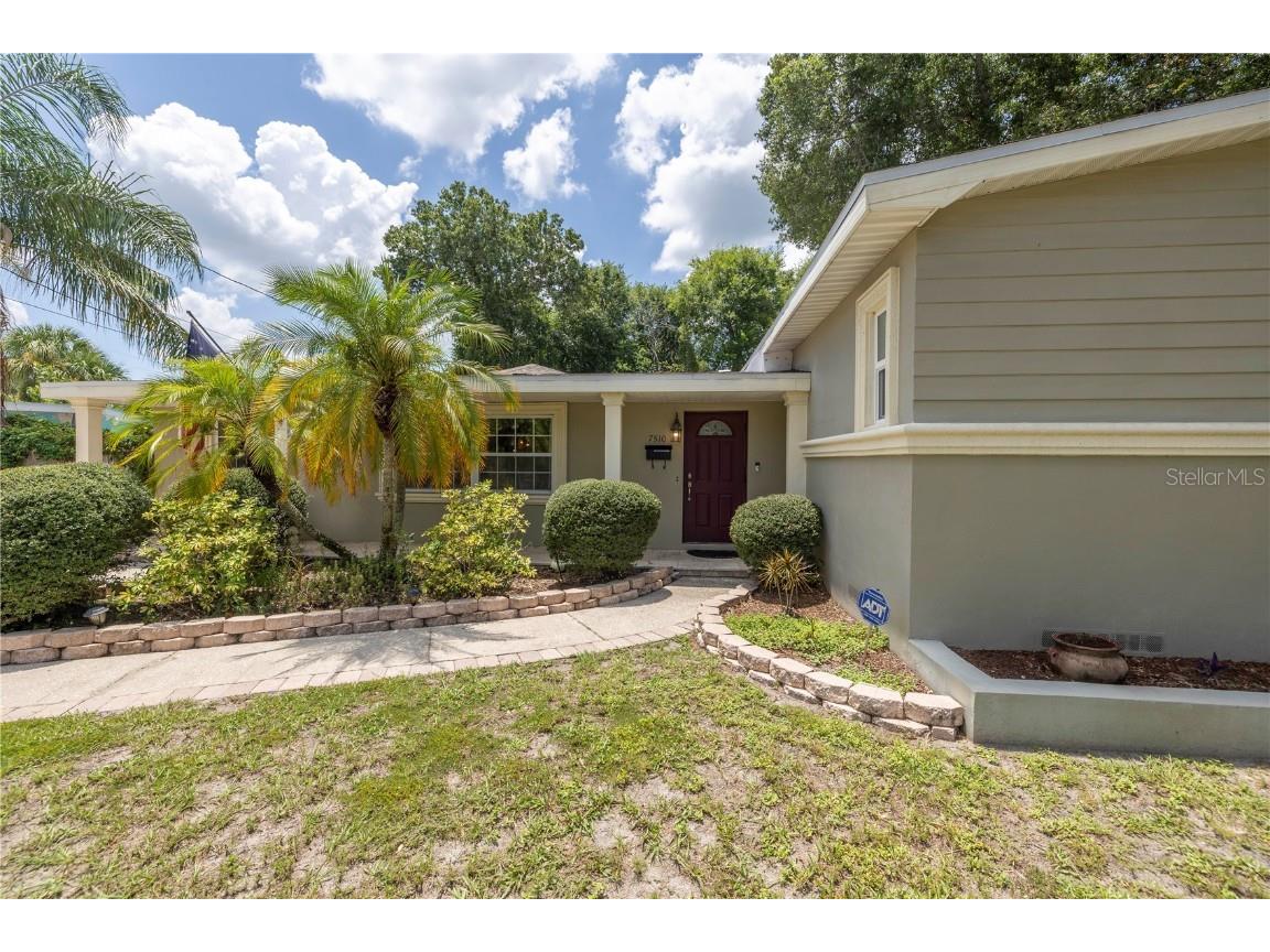 7510 Par Avenue N Saint Petersburg FL 33710 U8251845 image1