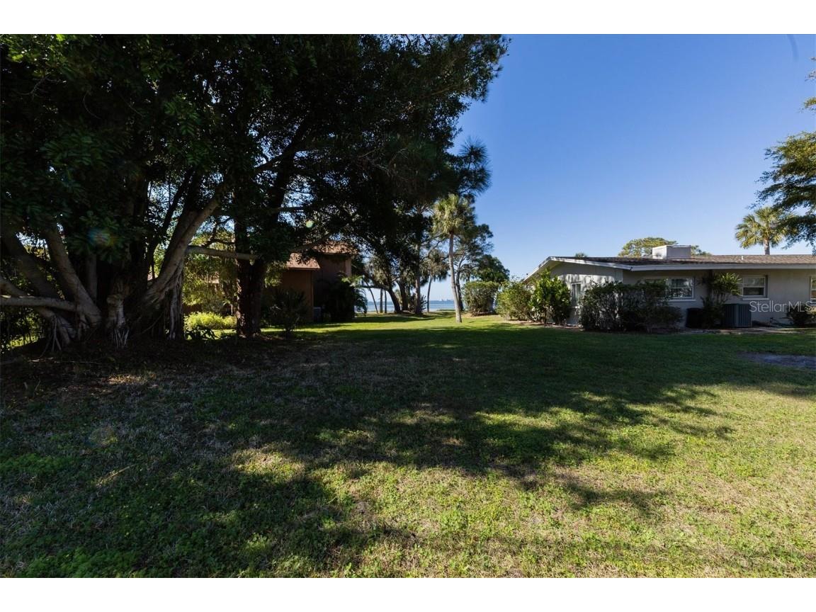 7510 Westmoreland Drive Sarasota FL 34243 A4526736 image1